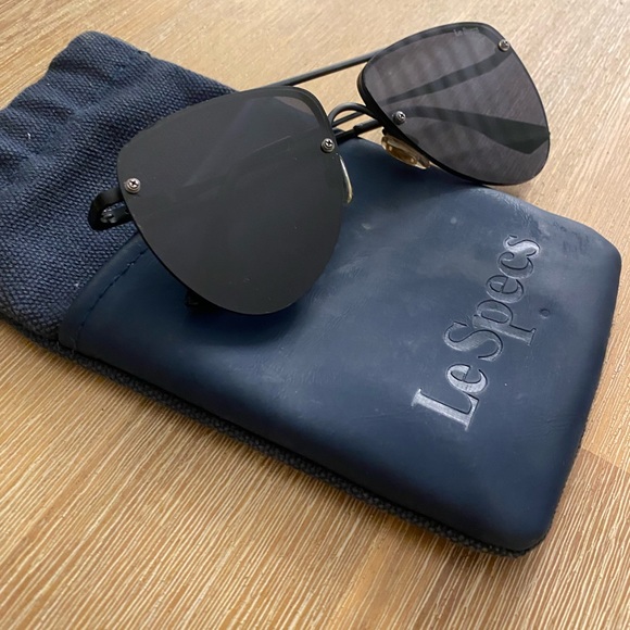 Black Aviator Le Specs sunglasses - Picture 3 of 7